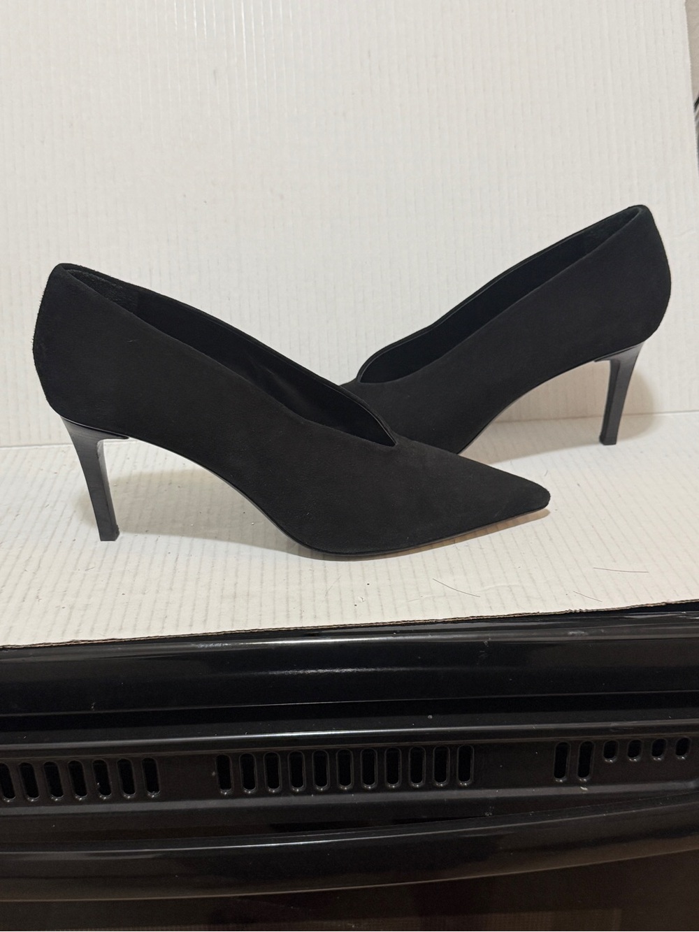 COS Black Suede Pointed Toe V-Cut Classic Pumps Stiletto Heels Sz 41 / 10